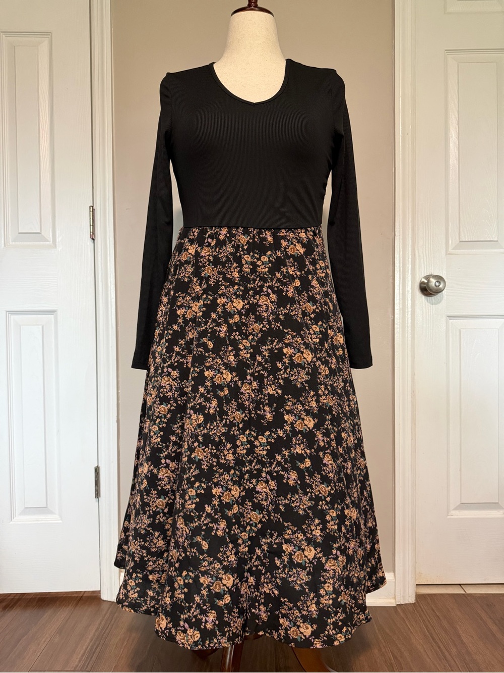 Emory Rose - Black and Floral Long Sleeve Dress - Medium